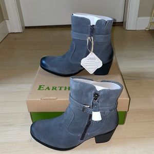 ✨HP✨Earth Origins Women’s Heel Boots size 6.5